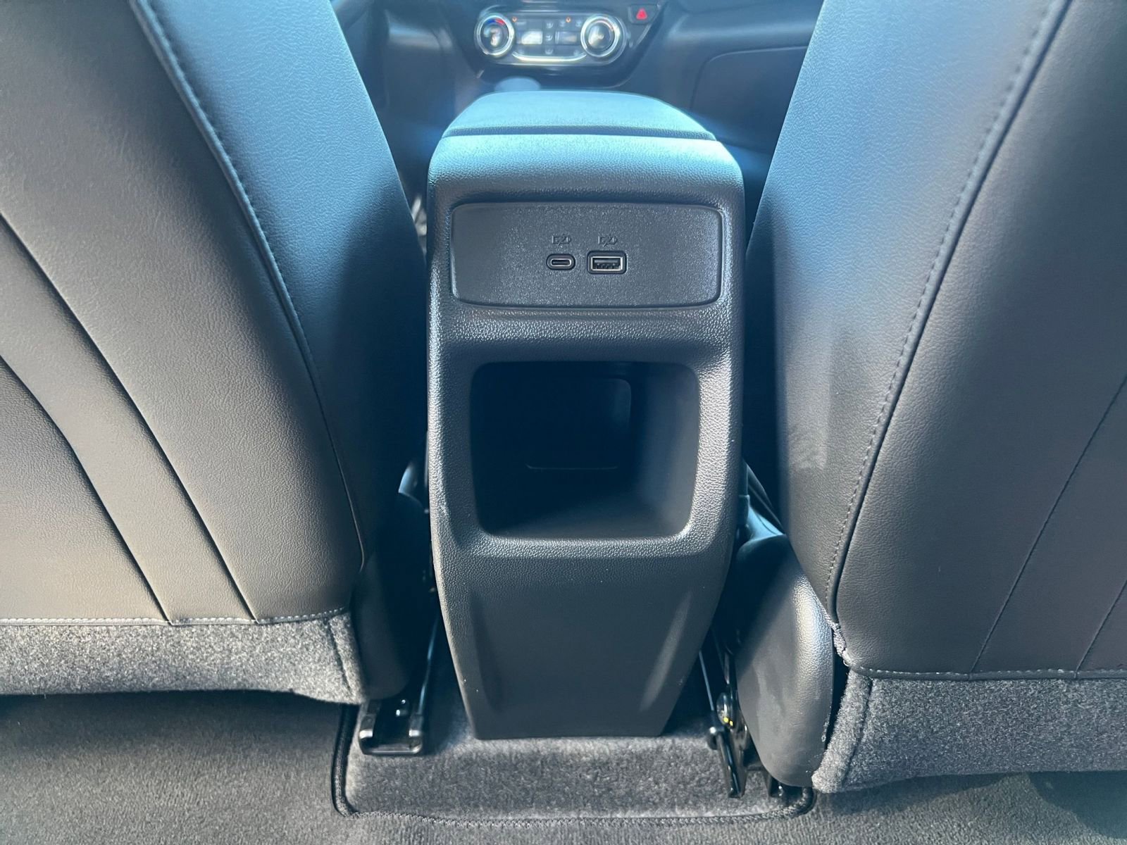 Used 2025 Chevrolet Trax LT w/ LT Convenience Package image 24