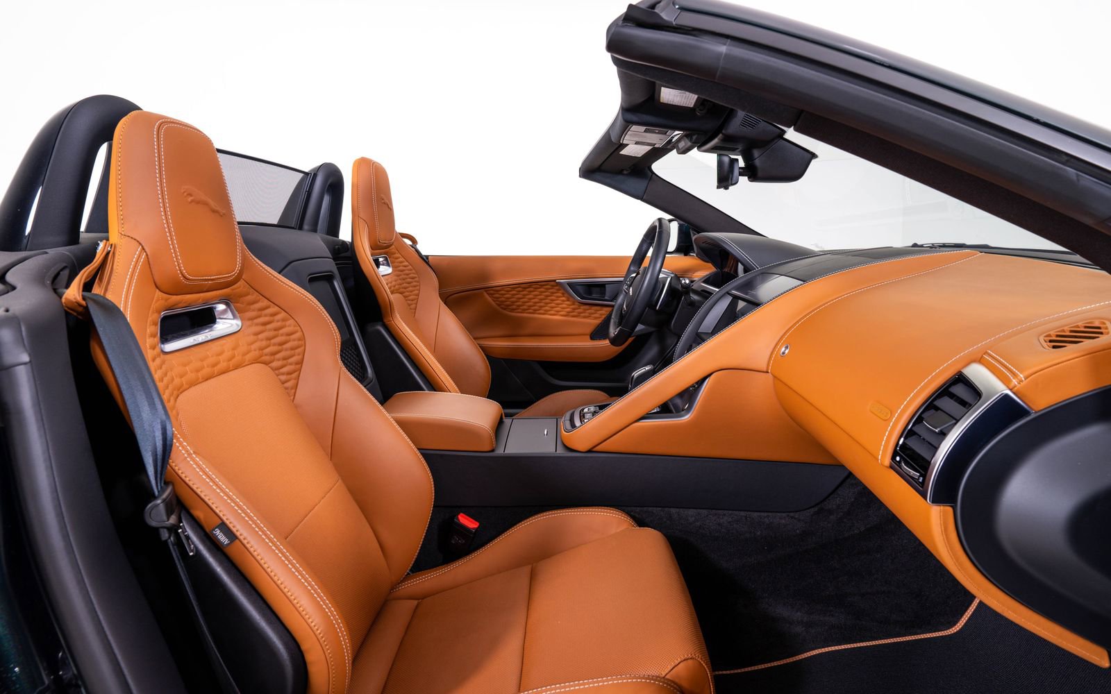 Used 2024 Jaguar F-TYPE R-Dynamic image 21