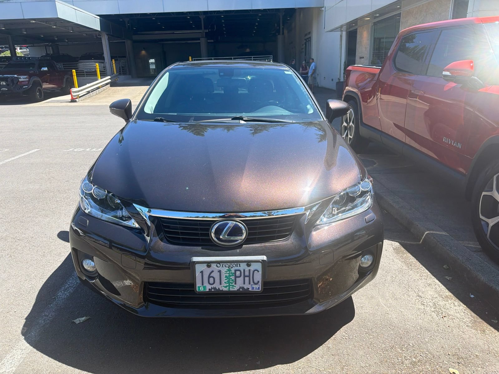 Used 2011 Lexus CT 200h Premium w/ Leather Pkg FWD image 2