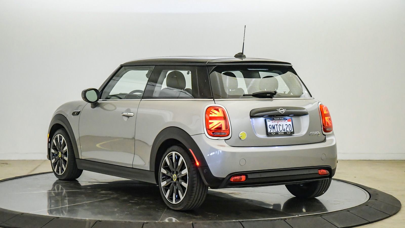 Certified 2024 MINI Cooper SE FWD image 2