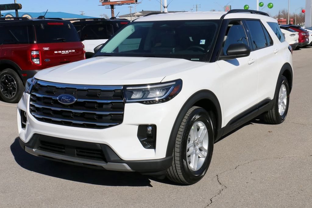 New 2026 Ford Explorer Active w/ Active Comfort Package RWD image 2