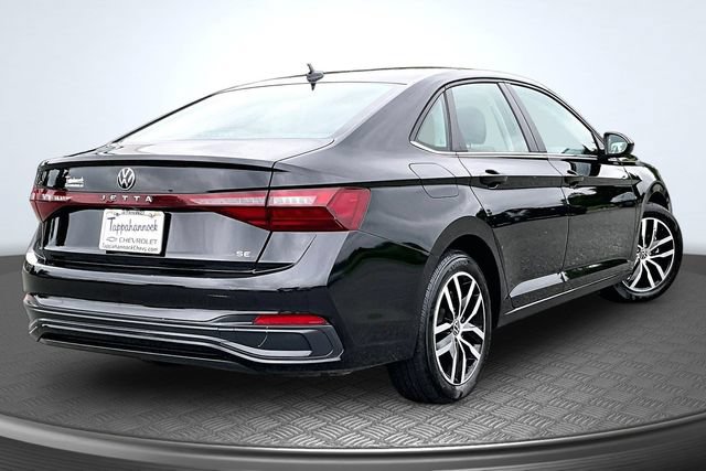 Used 2025 Volkswagen Jetta SE FWD image 6