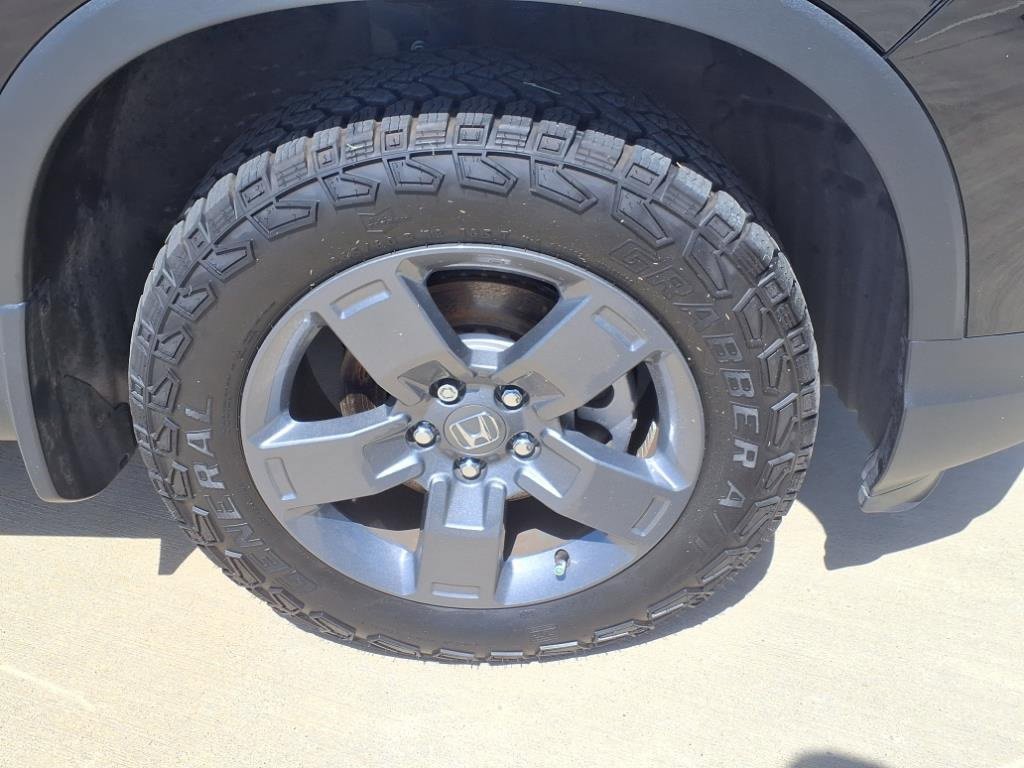 Used 2025 Honda Ridgeline TrailSport image 5