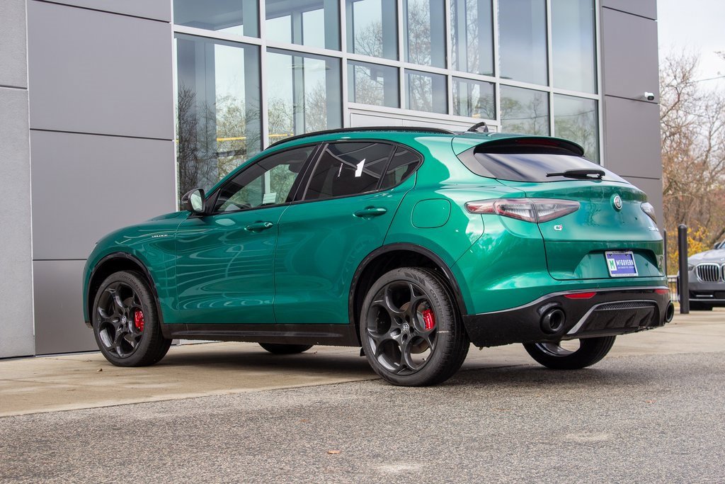 New 2025 Alfa Romeo Stelvio Sprint image 8