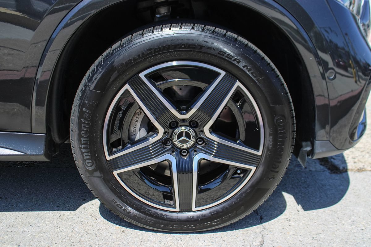 Used 2025 Mercedes-Benz GLC 350e 4MATIC image 11