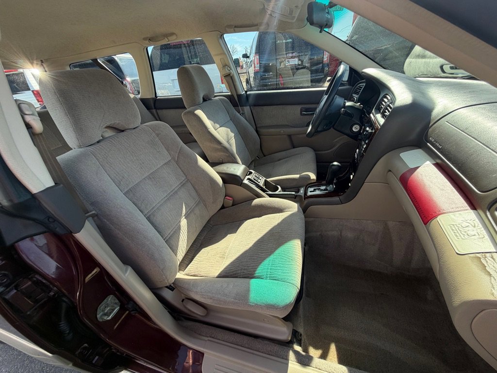Used 2000 Subaru Outback Wagon image 8
