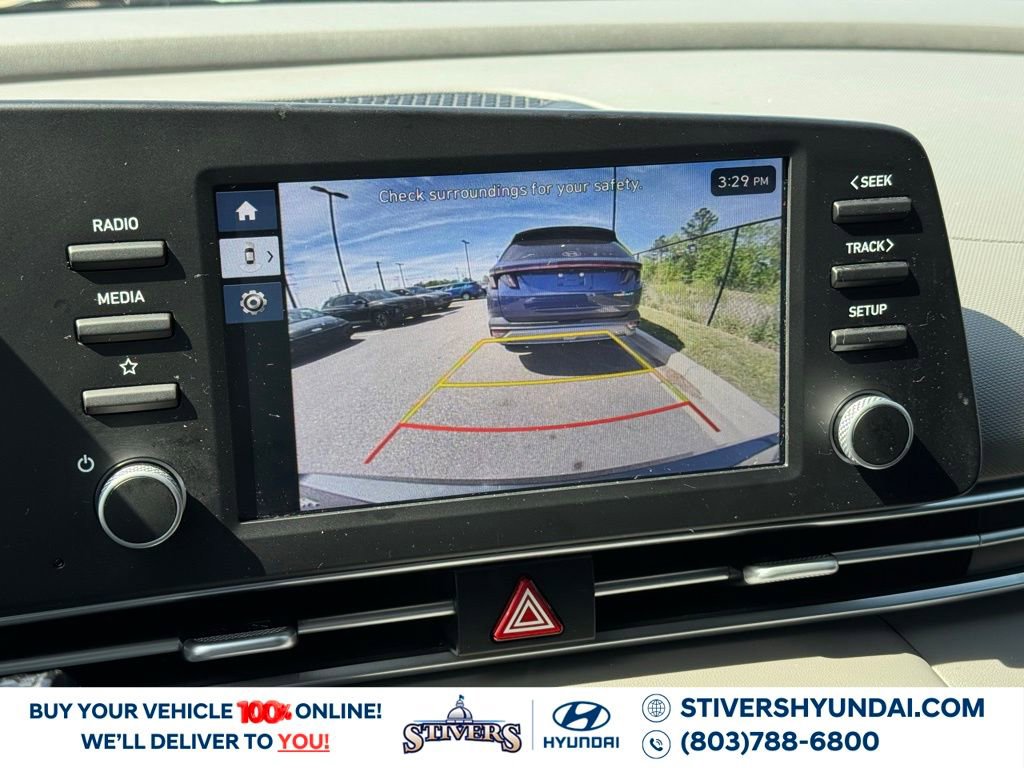 Used 2025 Hyundai Elantra SE image 3