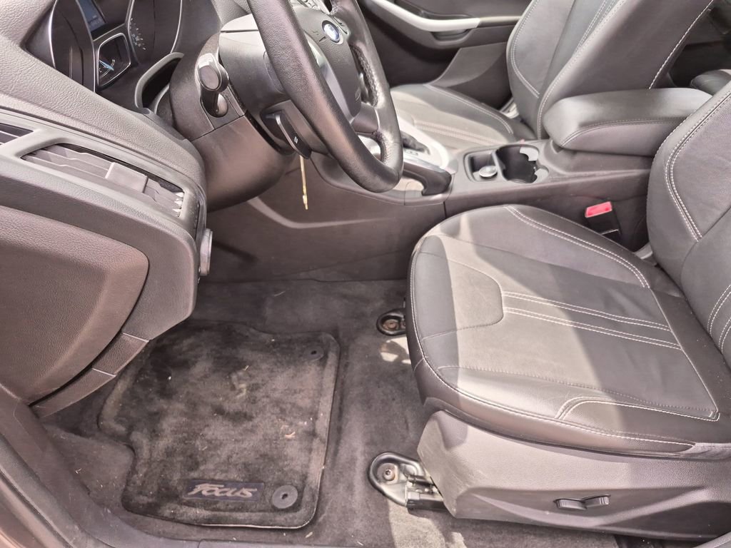 Used 2013 Ford Focus SE FWD image 36