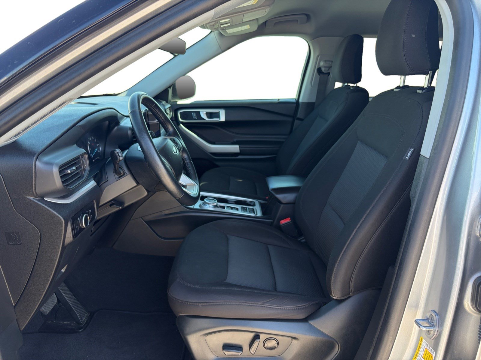 Used 2023 Ford Explorer XLT RWD image 11
