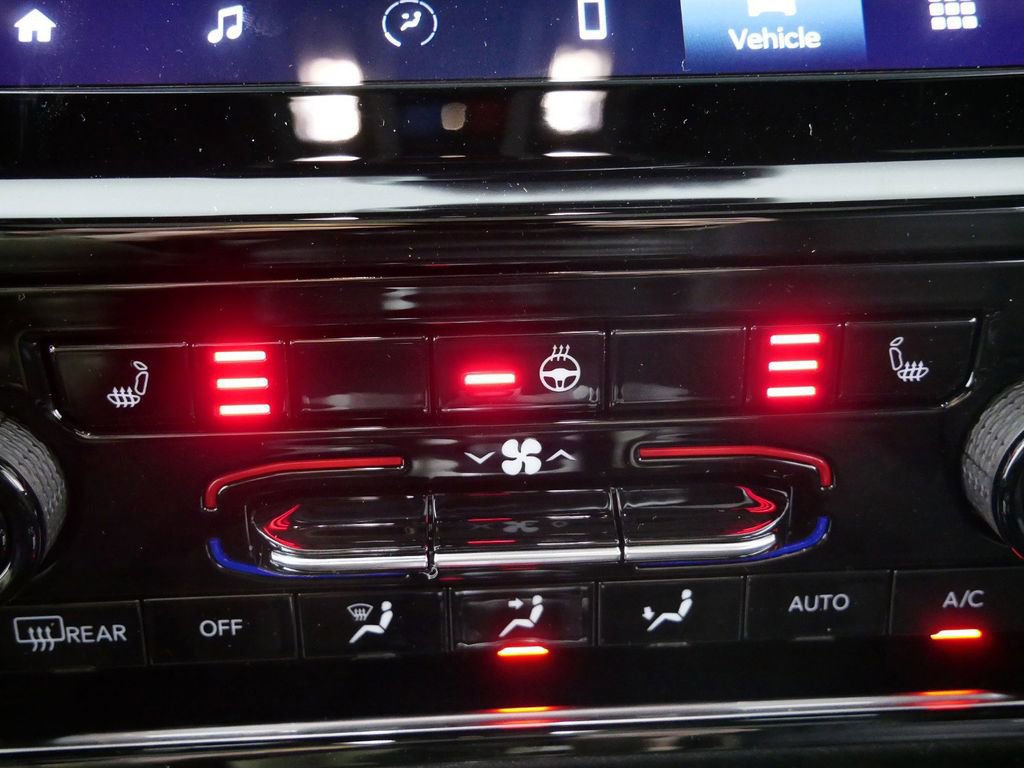 Used 2024 Jeep Grand Cherokee Altitude image 48