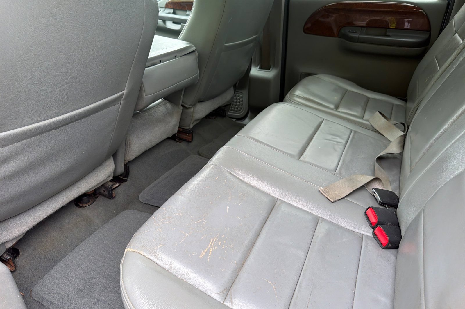 Used 2004 Ford F350 Lariat AWD/4WD image 12