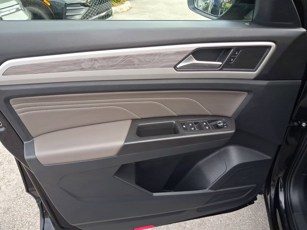 Certified 2022 Volkswagen Atlas Cross Sport SE image 15