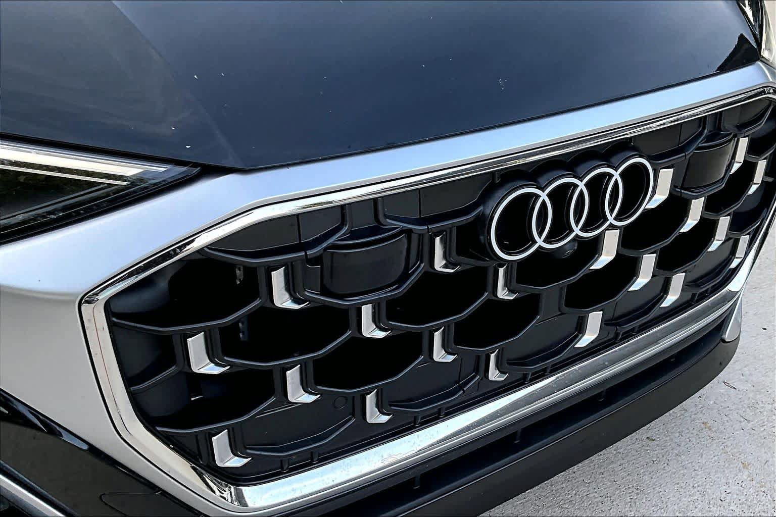 Used 2024 Audi SQ8 Premium Plus w/ S Sport Package AWD/4WD image 32
