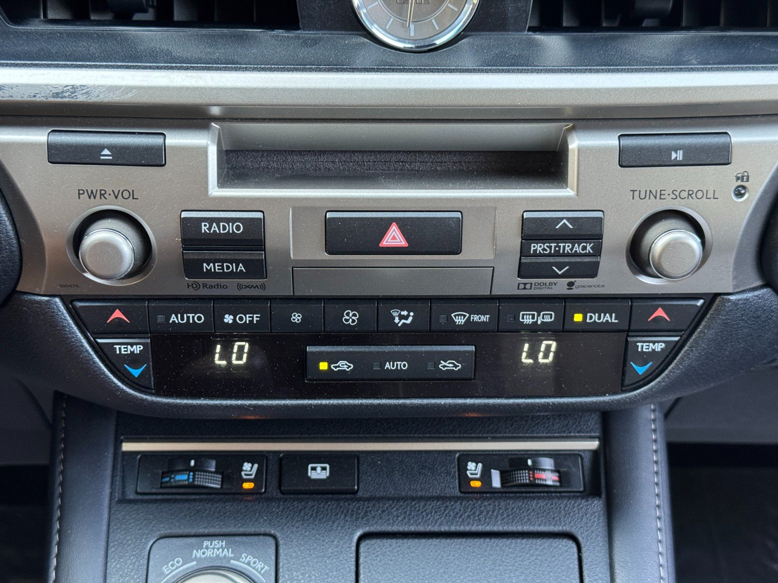 Used 2016 Lexus ES 350 w/ Luxury Package w/Wood Trim FWD image 28