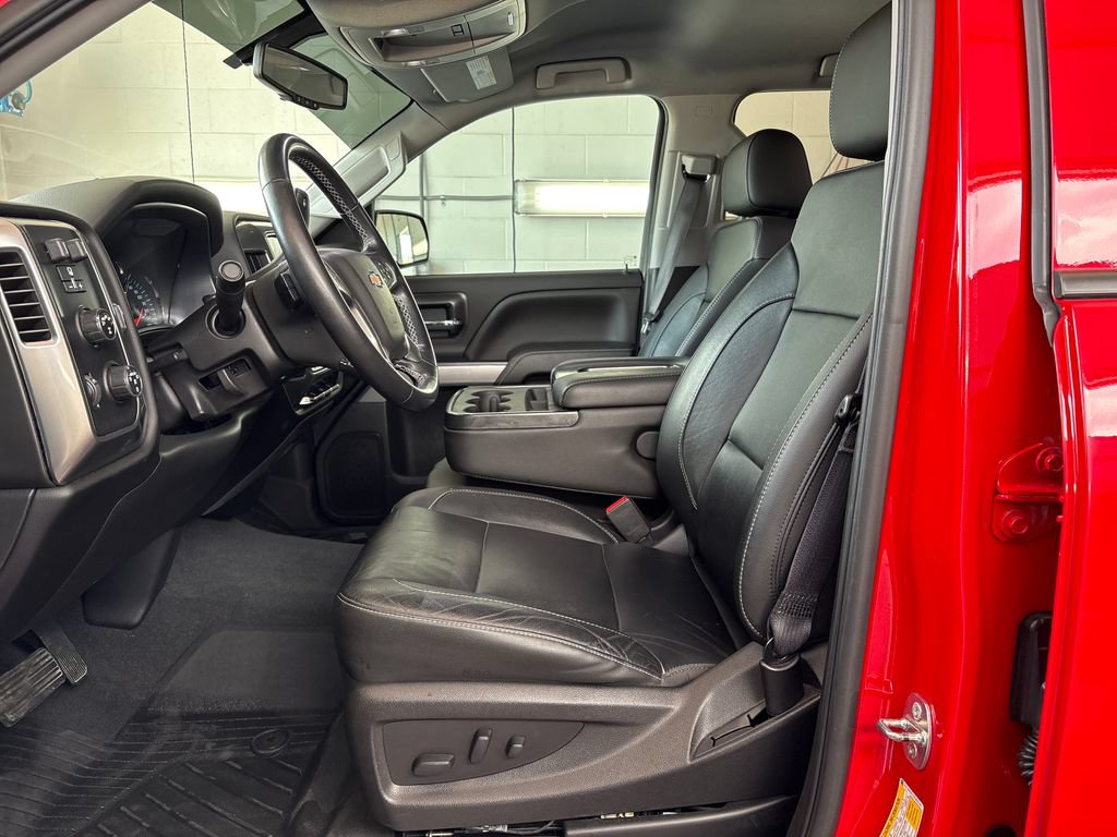Used 2018 Chevrolet Silverado 1500 LT w/ All Star Edition AWD/4WD image 12