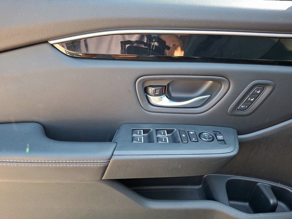 Used 2024 Honda Pilot Touring image 12