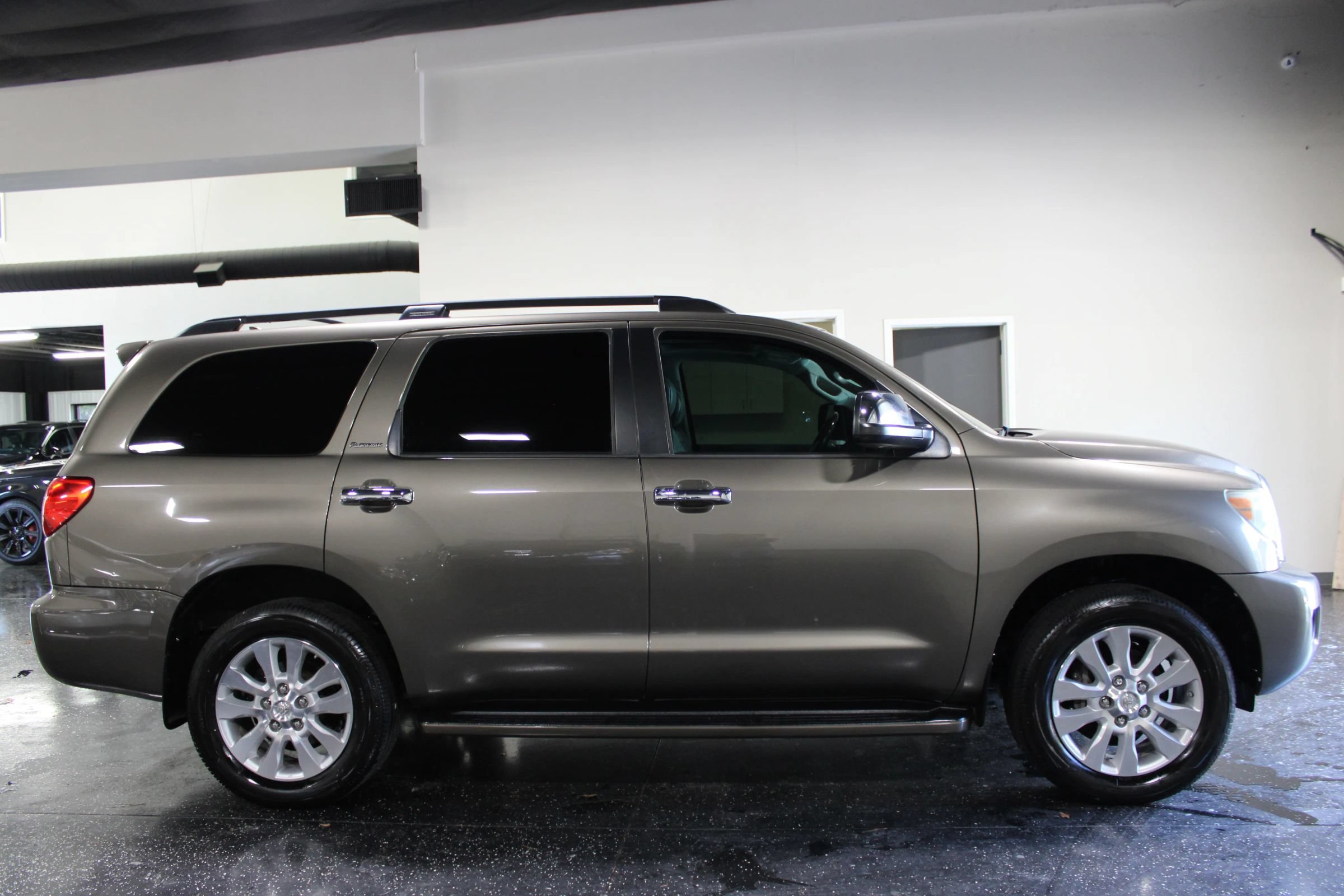 Used 2014 Toyota Sequoia Platinum RWD image 2