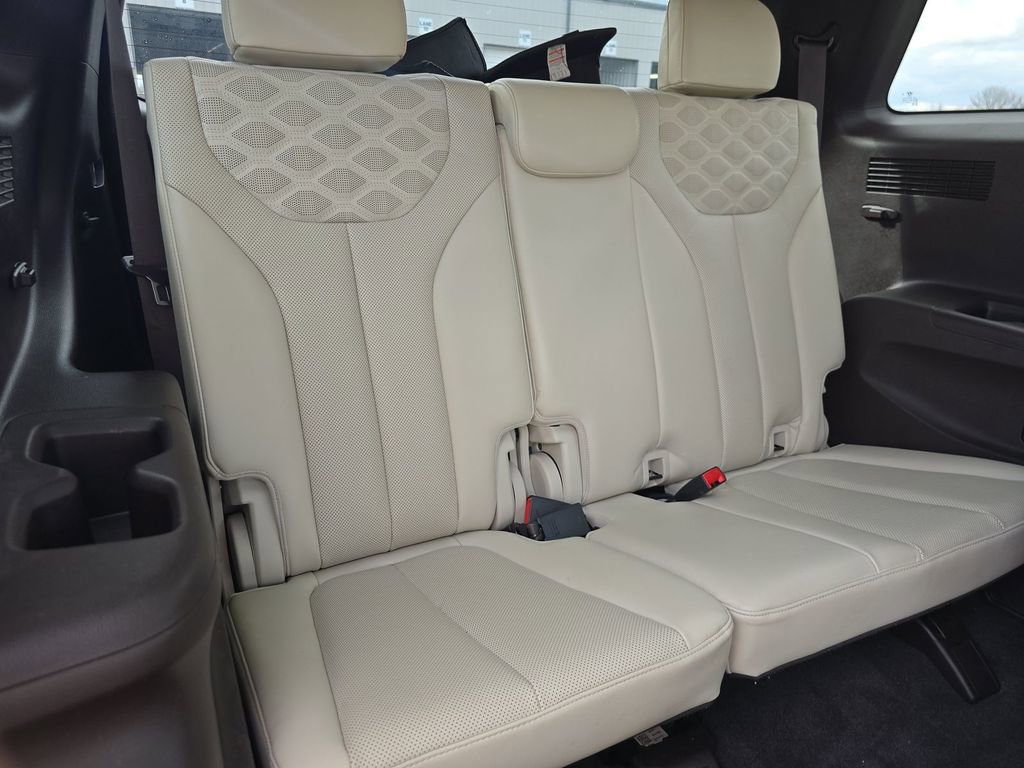 Used 2021 Hyundai Palisade Calligraphy image 6
