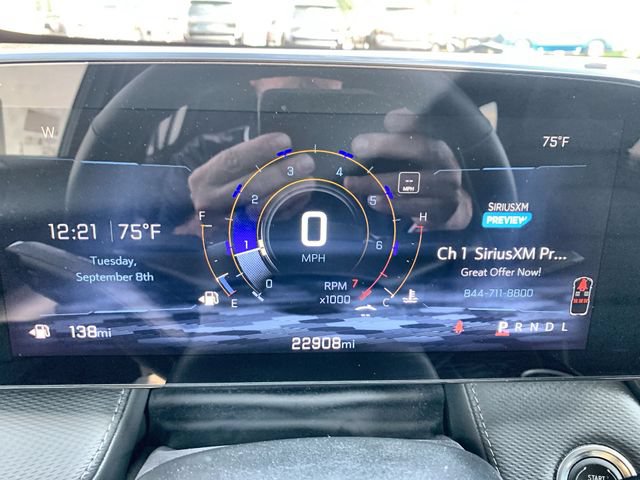 Used 2025 Chevrolet Equinox LT w/ Safety and Technology Package FWD image 11