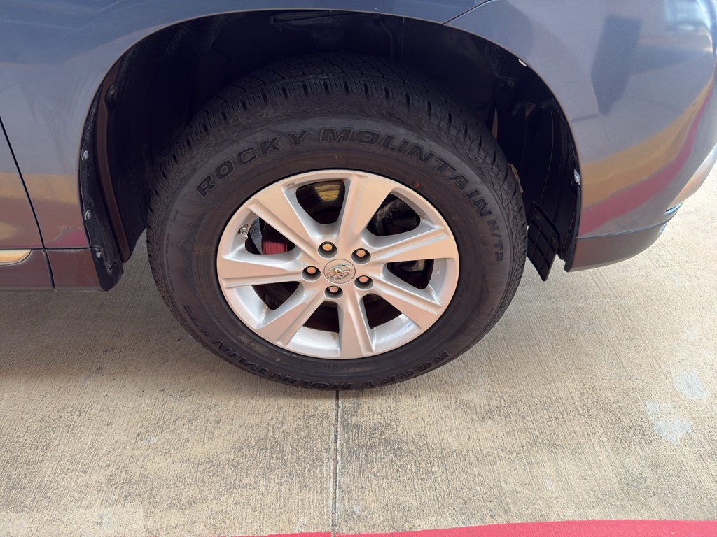 Used 2013 Toyota Highlander SE image 28