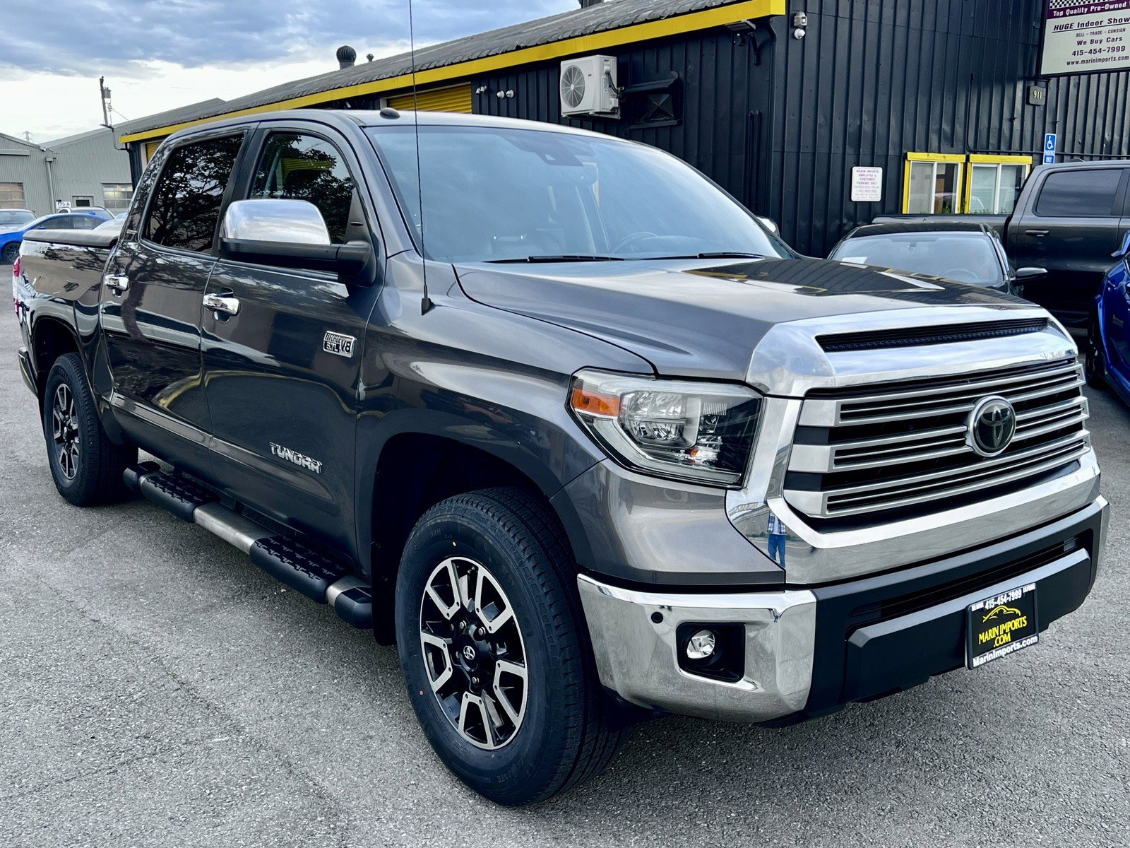 Used 2018 Toyota Tundra Limited w/ Limited Premium Package image 4