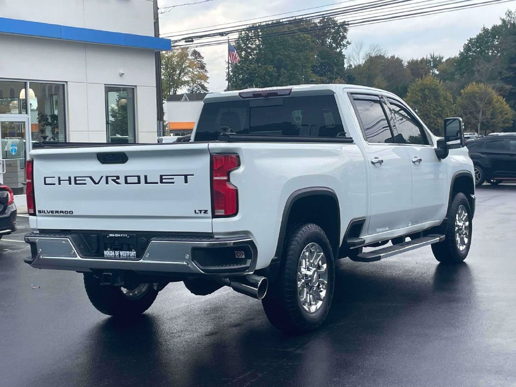 Used 2024 Chevrolet Silverado 3500 LTZ w/ LTZ Convenience Package AWD/4WD image 4