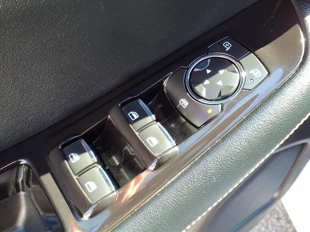 Used 2020 Ford Edge ST w/ Cold Weather Package image 17