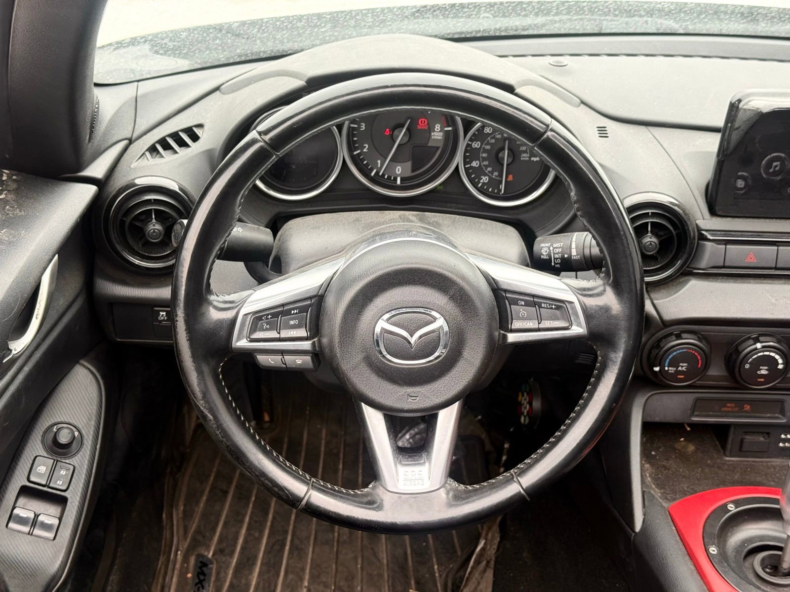 Used 2020 MAZDA MX-5 Miata Sport RWD image 25