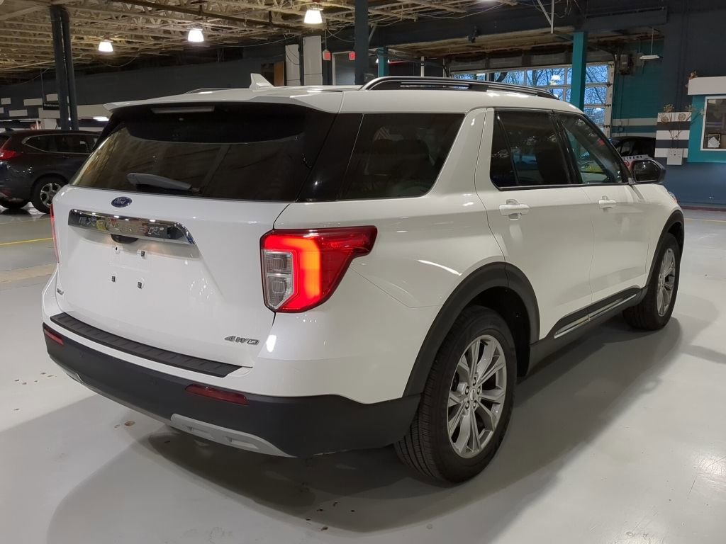 Certified 2023 Ford Explorer XLT w/ Equipment Group 202A image 8