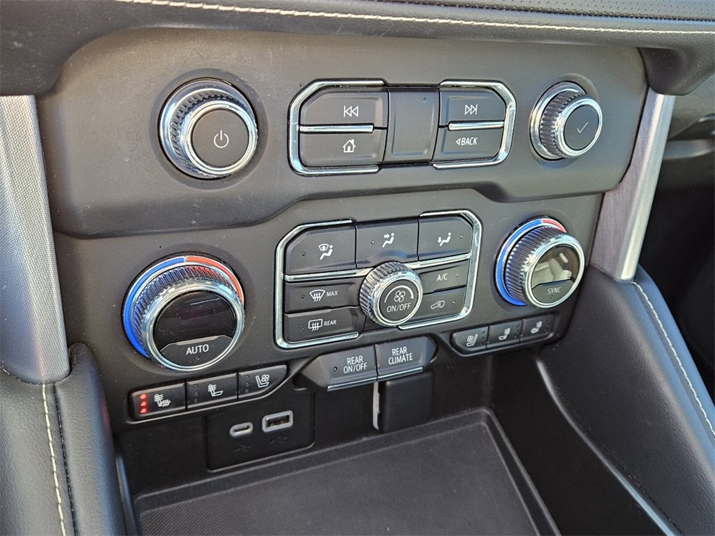 Used 2022 GMC Yukon SLT w/ SLT Premium Package image 22