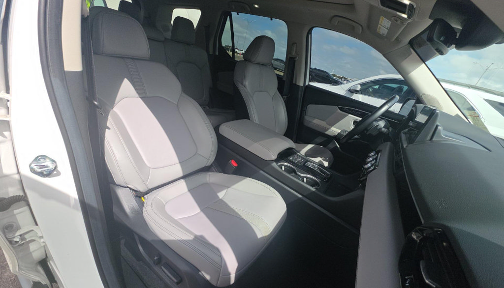 Used 2025 Honda Pilot Touring image 9