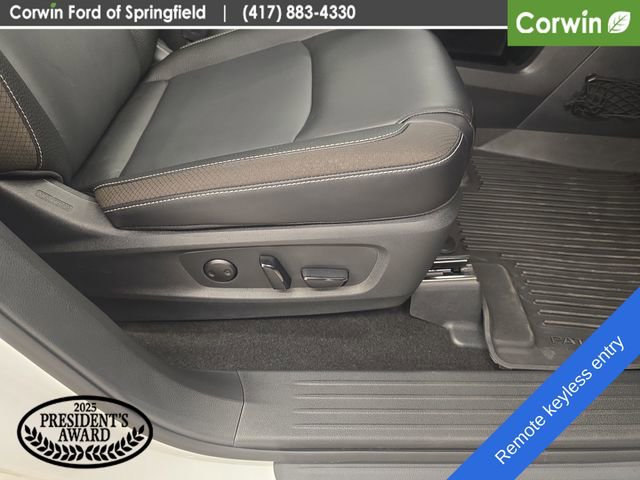 Used 2024 Nissan Pathfinder SL w/ SL Premium Package AWD/4WD image 11
