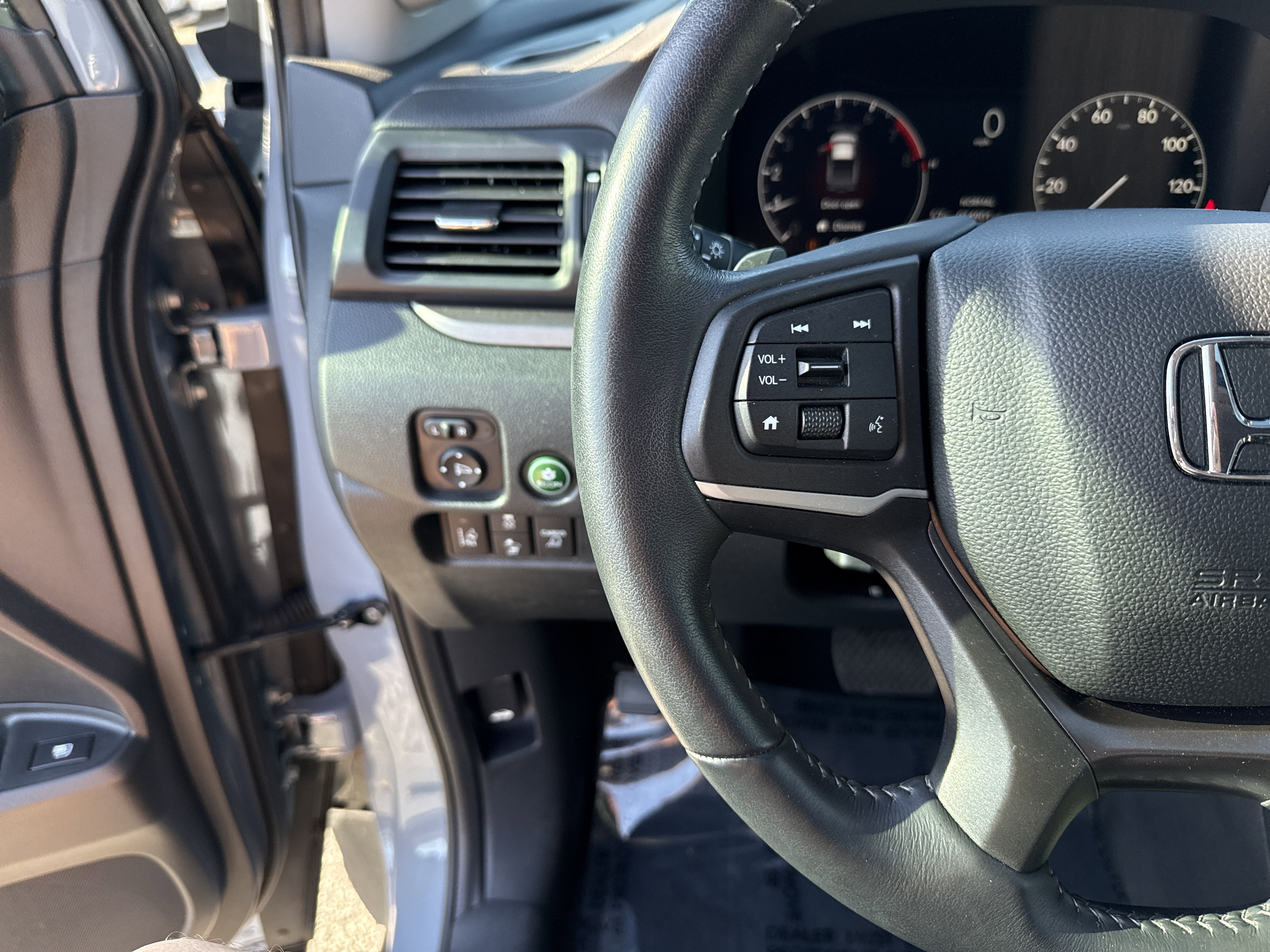 Certified 2025 Honda Ridgeline RTL+ image 19