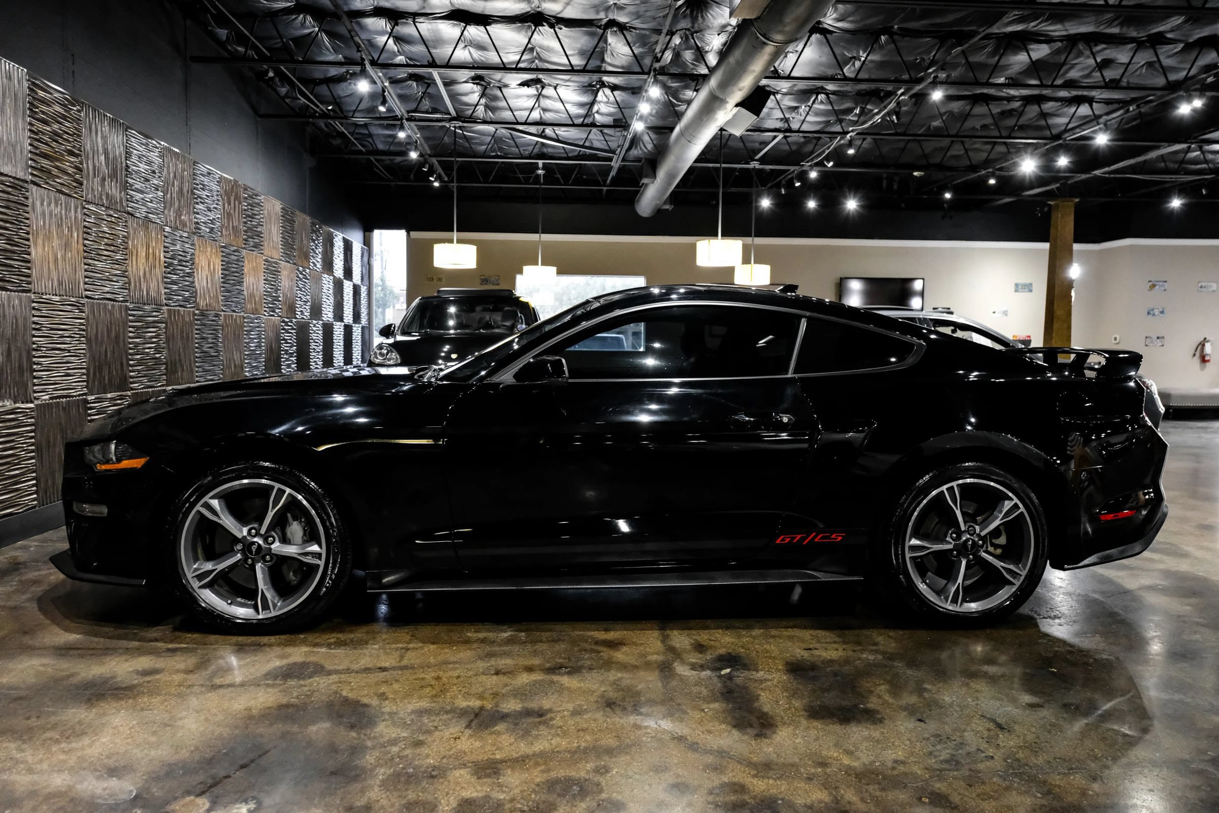 Used 2022 Ford Mustang GT Premium w/ Equipment Group 401A RWD image 9