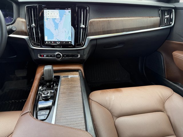 Used 2024 Volvo V90 B6 Cross Country Plus w/ Protection Package Premier image 13