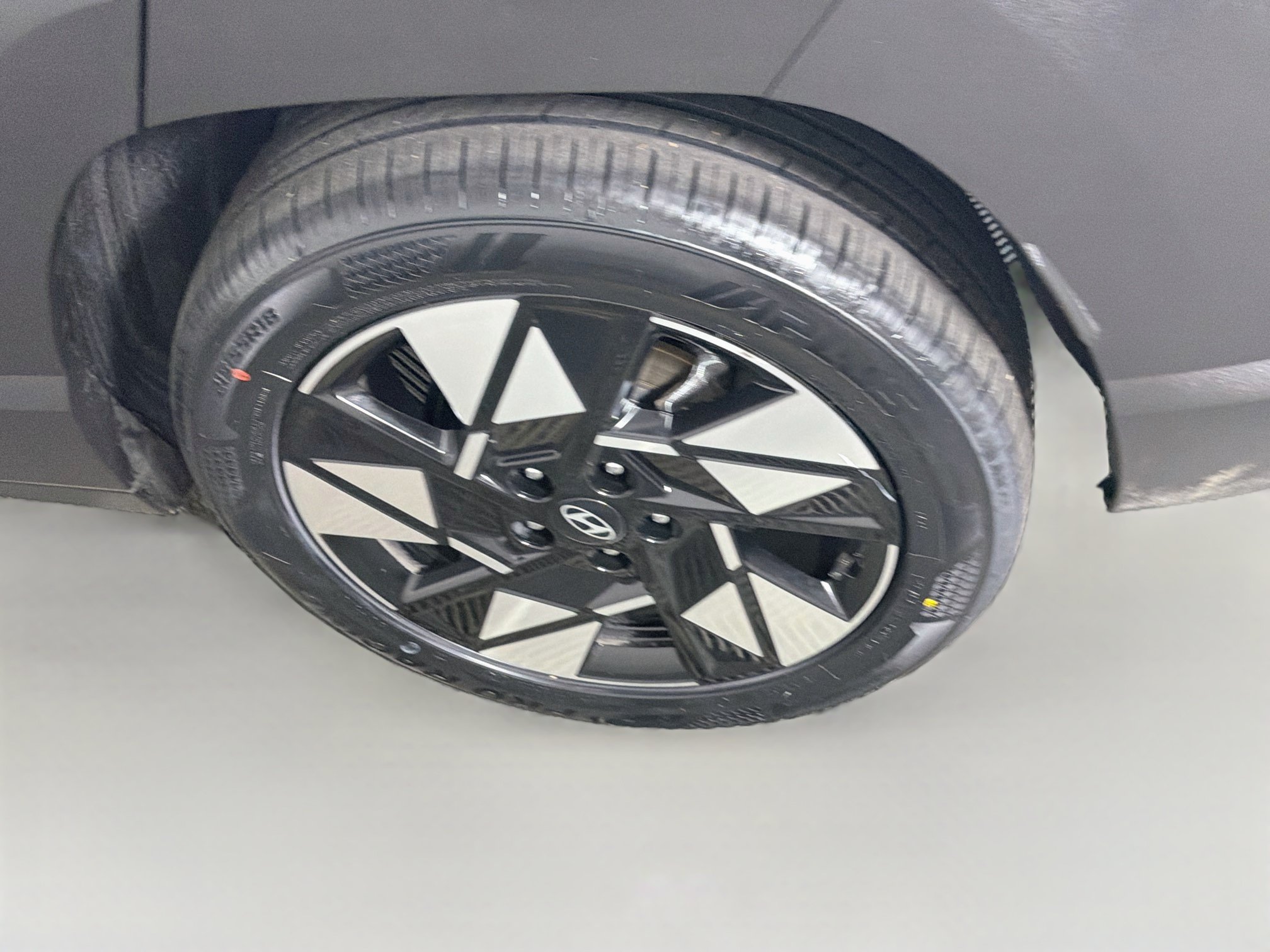 Used 2025 Hyundai Kona SEL FWD image 11
