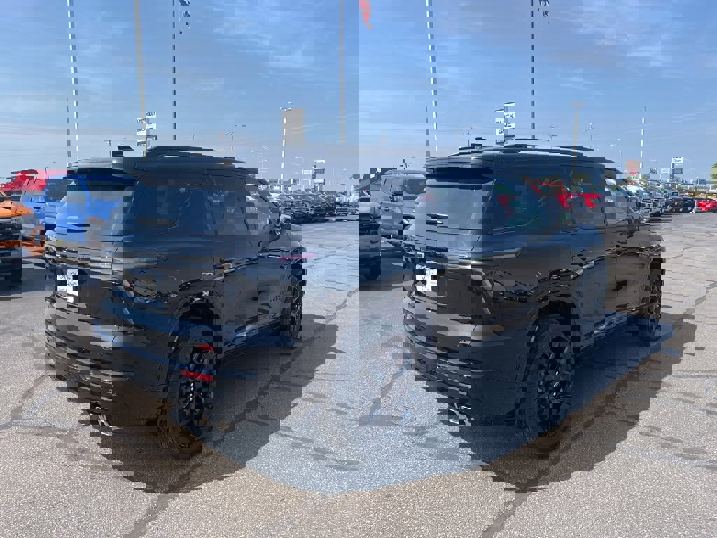 New 2026 Chevrolet Traverse RS w/ LPO, Floor Liner Package image 5