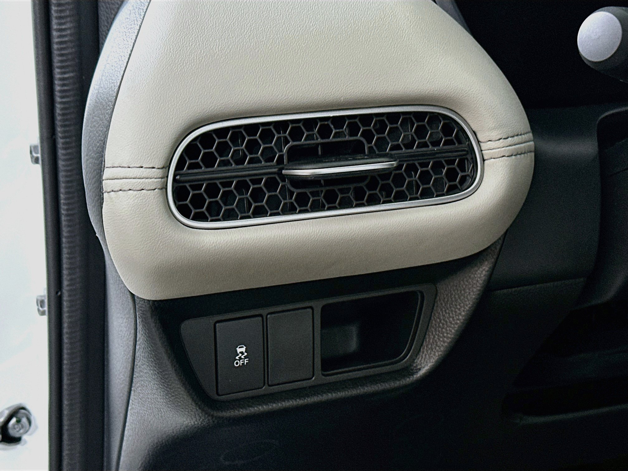 New 2027 Honda HR-V EX-L image 10