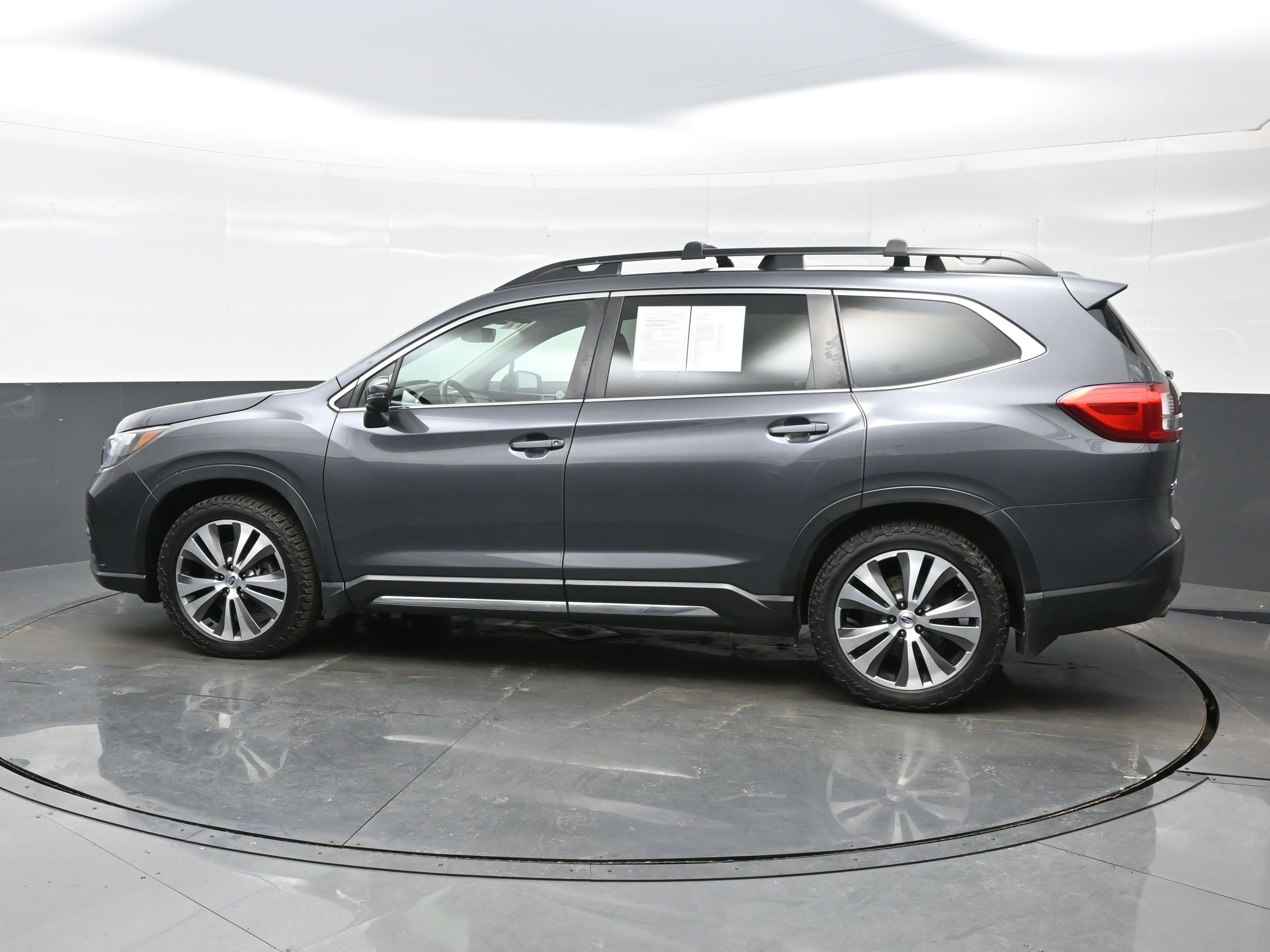 Used 2019 Subaru Ascent Limited w/ Popular Package #3 image 3