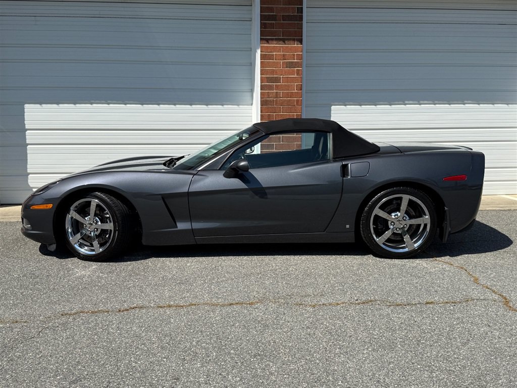 Used 2009 Chevrolet Corvette Convertible w/ Preferred Equipment Group RWD image 5