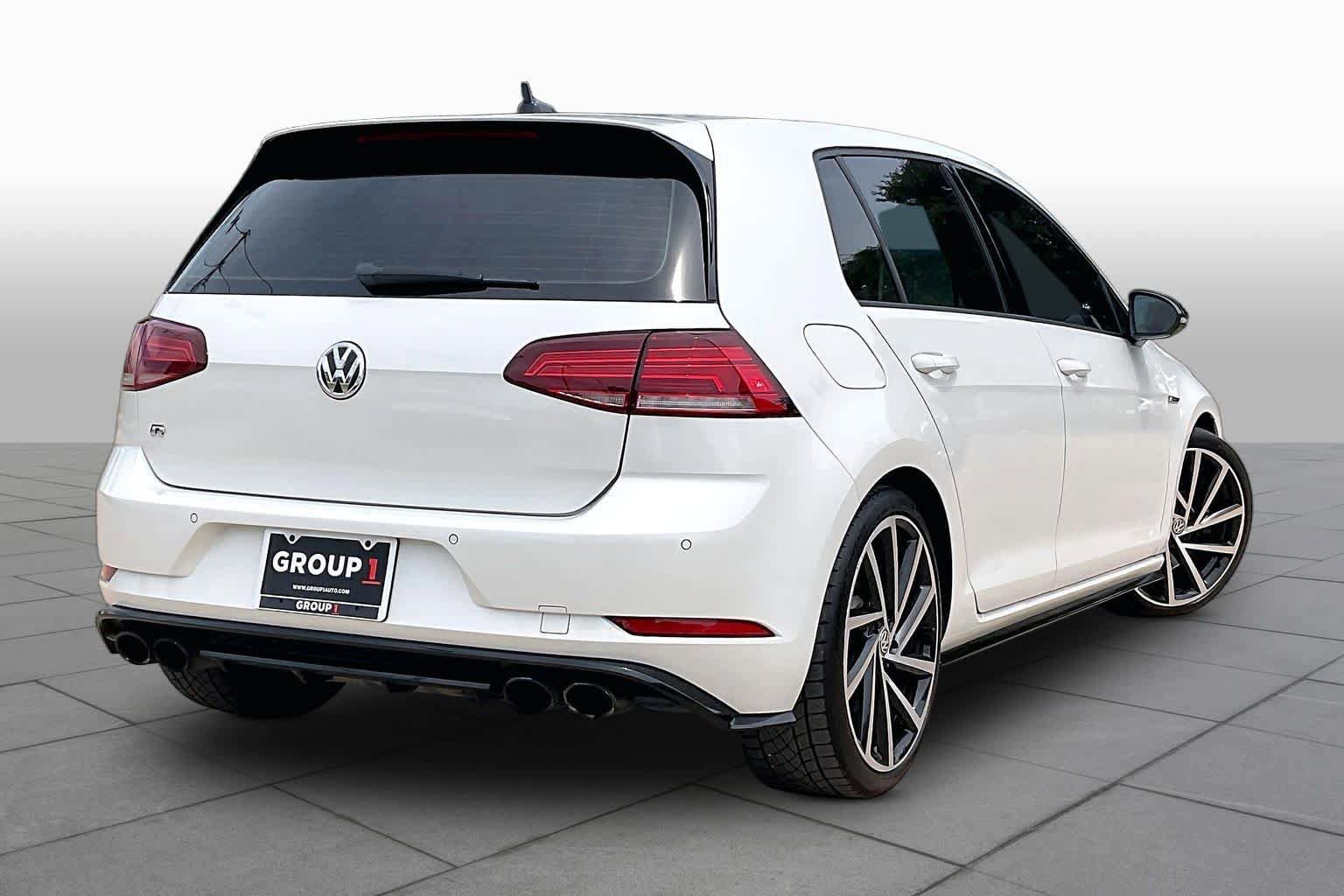 Used 2018 Volkswagen Golf R 4-Door AWD/4WD image 13