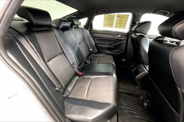 Used 2018 Honda Accord Sport image 17