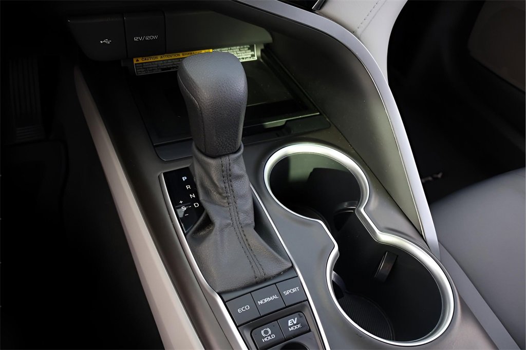 Certified 2021 Toyota Camry LE image 21