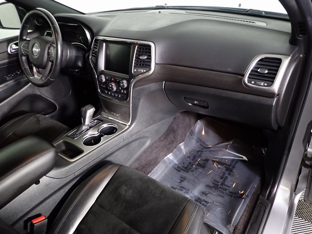 Used 2017 Jeep Grand Cherokee Altitude image 35