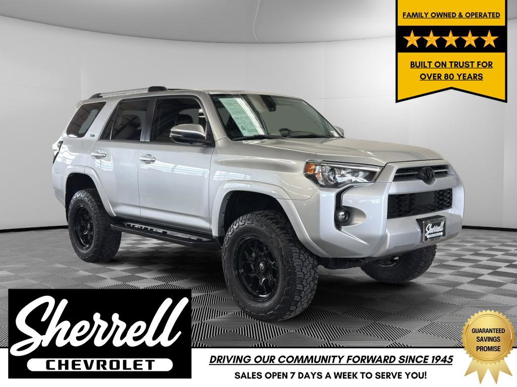 Used 2023 Toyota 4Runner SR5 Premium w/ Moonroof Package AWD/4WD image 1