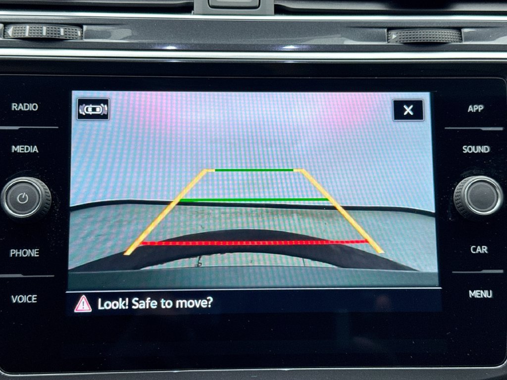 Used 2024 Volkswagen Tiguan SE AWD/4WD image 15