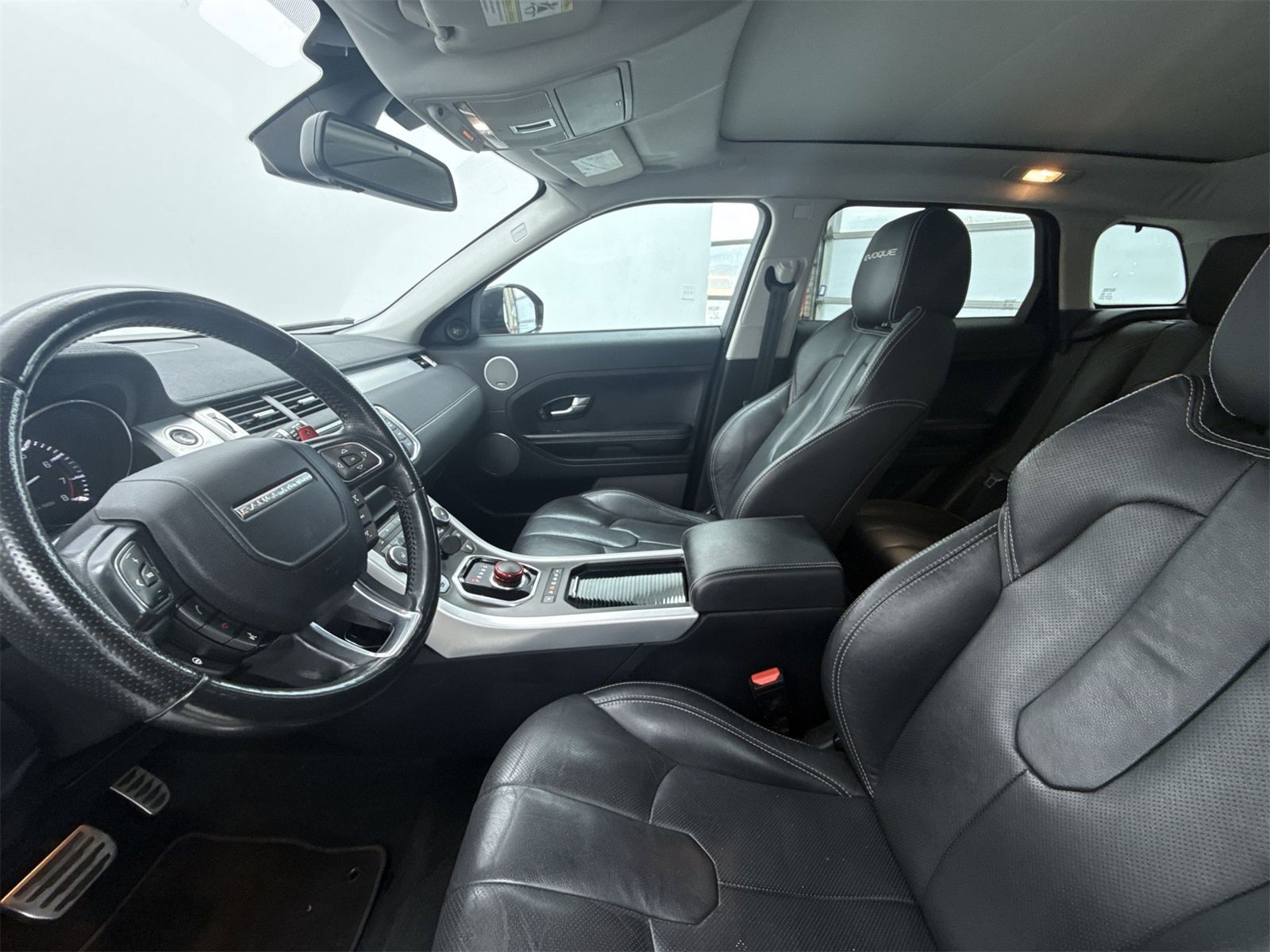 Used 2015 Land Rover Range Rover Evoque Dynamic image 7