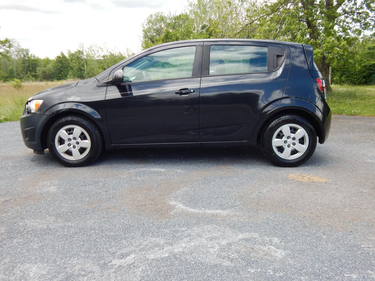Used 2015 Chevrolet Sonic LS FWD image 2