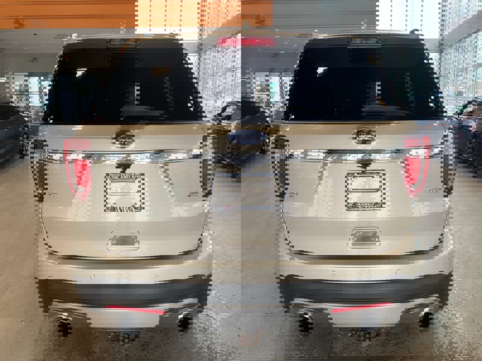 Used 2017 Ford Explorer XLT w/ Equipment Group 202A image 6