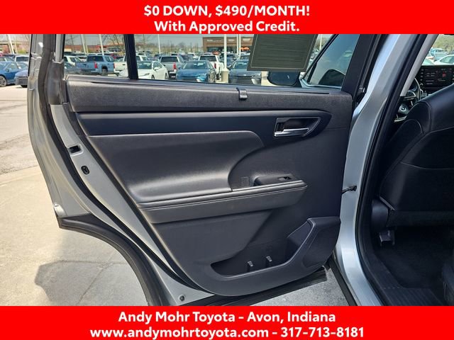 Used 2020 Toyota Highlander XLE image 30